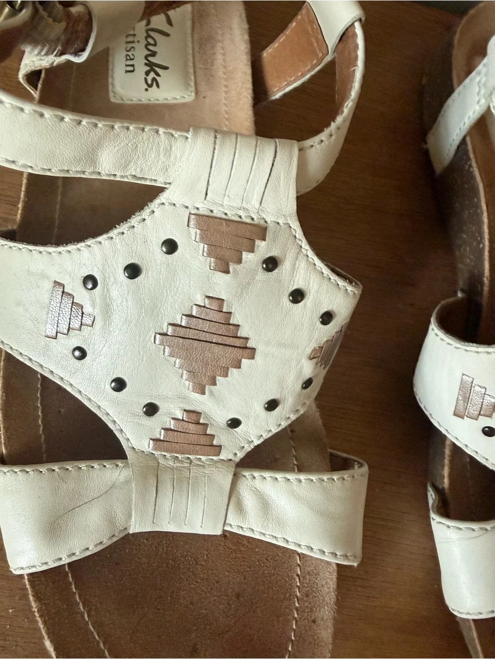 Clarks Artisan white leather strappy geometric Southwestern-style sandals 8